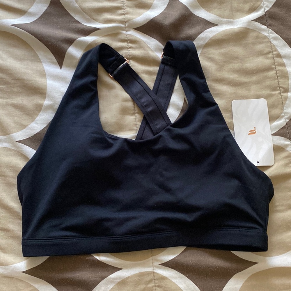Fabletics - Vera Black Medium Impact Sports Bra - Large